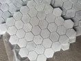 將圖片載入到圖庫檢視器中， High Quality Carrara White Stone Mosaics Honed Kitchen Backsplash Bathroom Wall Tile Washroom Hexagon Mosaic
